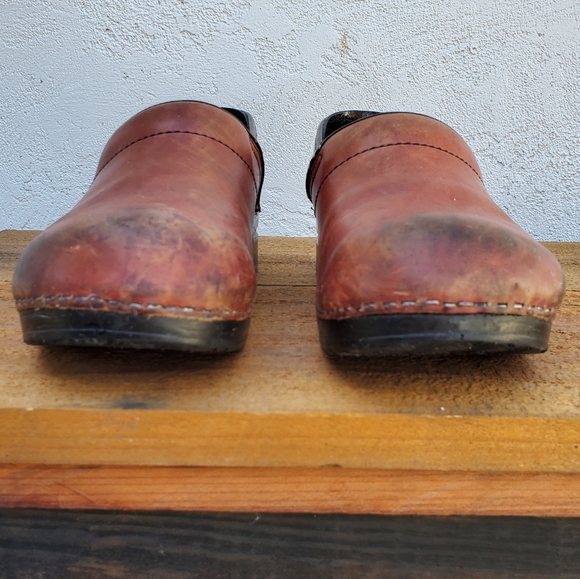 Dansko Size 42 Brown Leather Good to fair used Condition - Picture 3 of 7